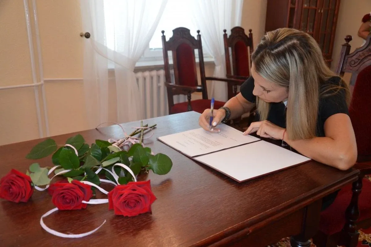 Nowi nauczyciele i dyrektorzy placówek edukacyjnych w gminie Małkinia Górna (zdjęcia)