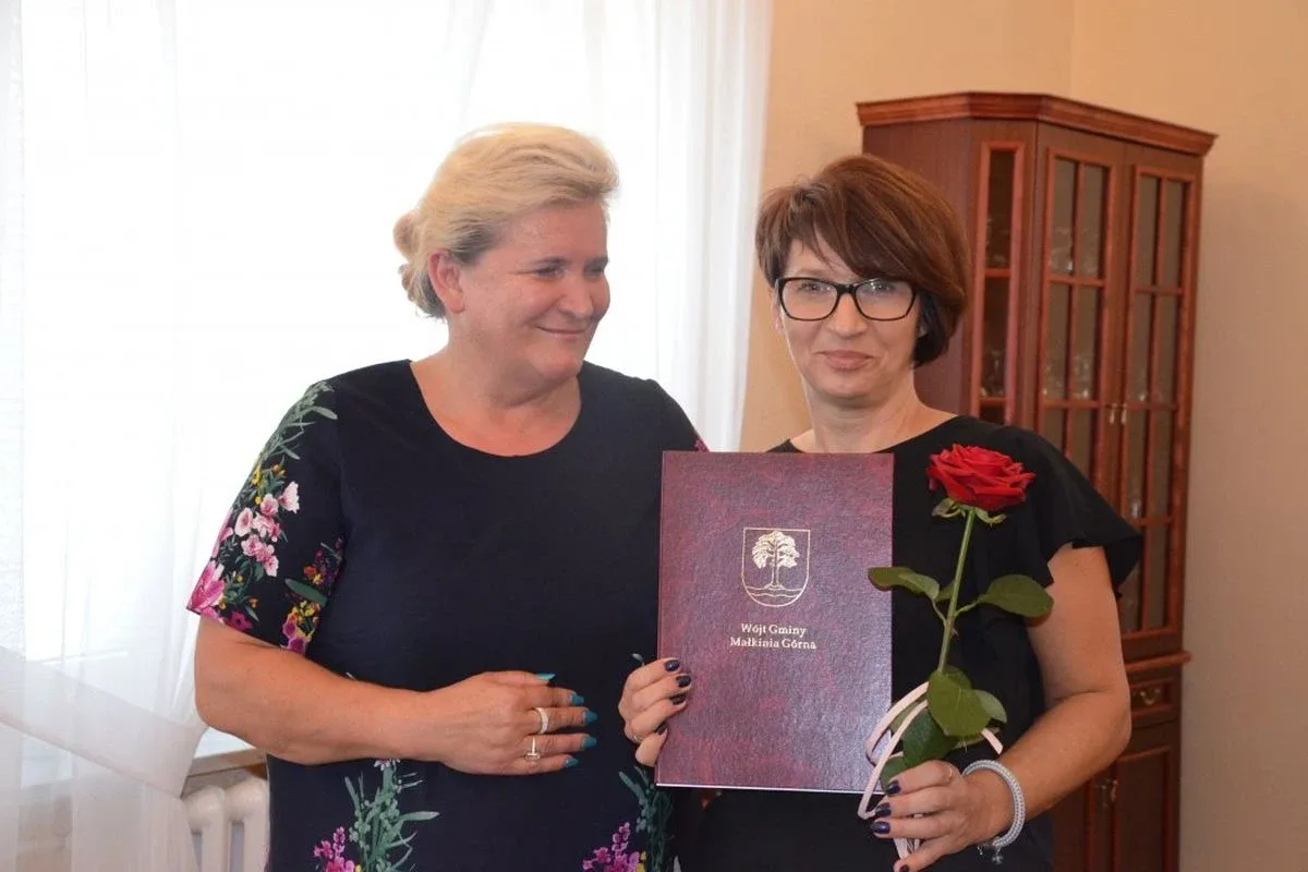 Nowi nauczyciele i dyrektorzy placówek edukacyjnych w gminie Małkinia Górna (zdjęcia)