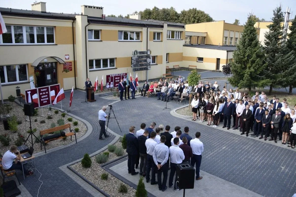 ZS CKR w Starym Lubiejewie zainaugurował rok szkolny (zdjęcia)