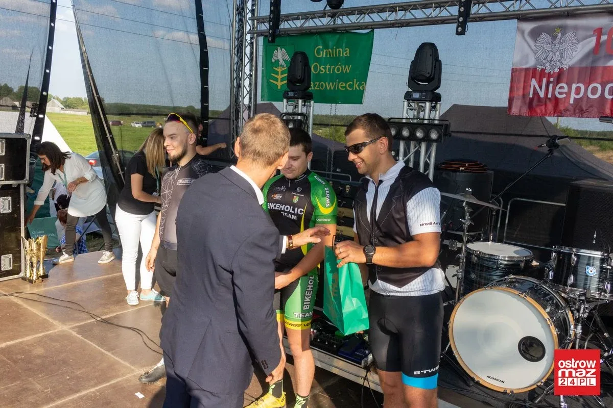 Dożynki w Starej Grabownicy z zespołem Defis i Kasią Kowalską (zdjęcia, wideo)