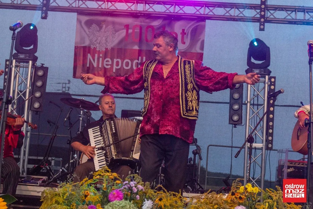 Dożynki w Starej Grabownicy z zespołem Defis i Kasią Kowalską (zdjęcia, wideo)