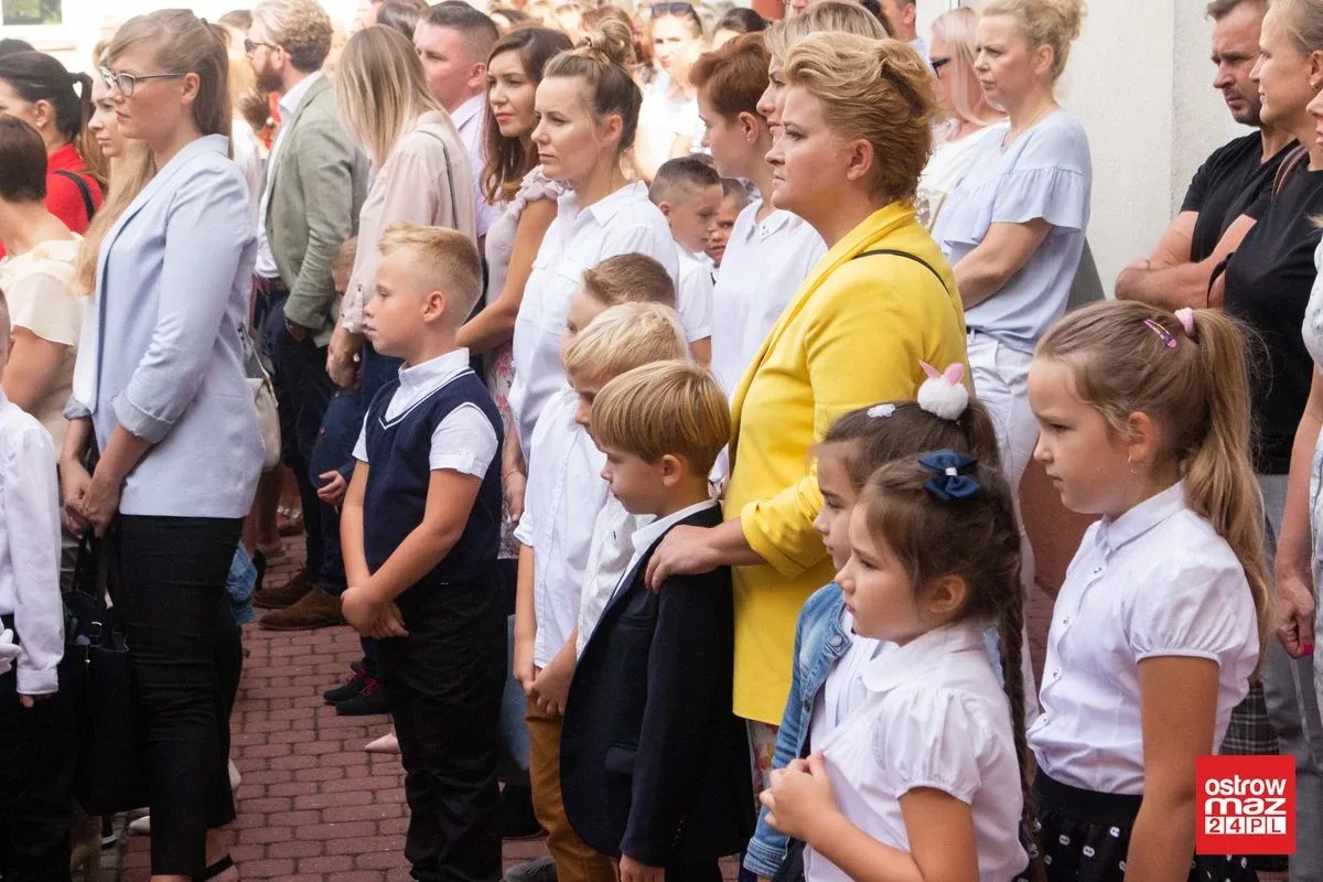 Uczniowie "Jedynki" wrócili w szkolne mury (zdjęcia)
