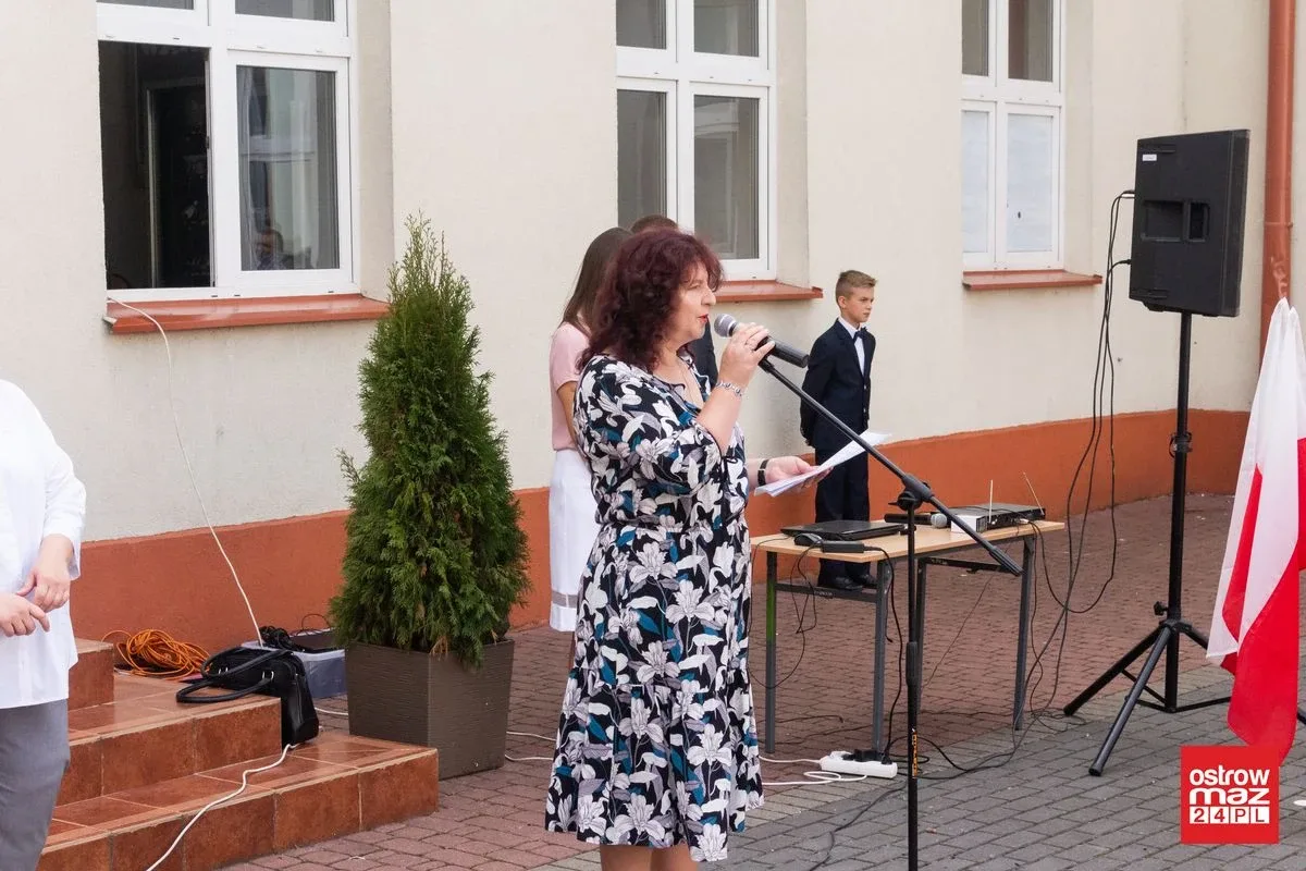 Uczniowie "Jedynki" wrócili w szkolne mury (zdjęcia)