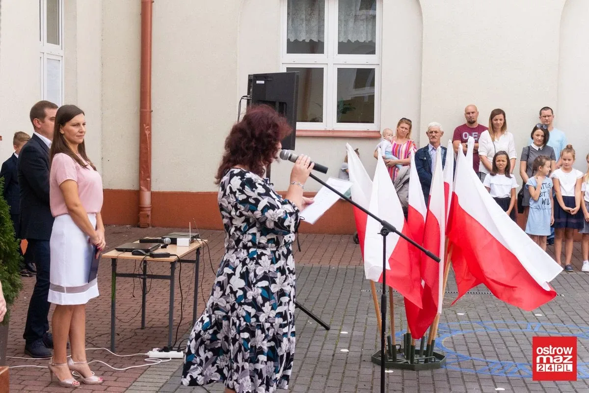 Uczniowie "Jedynki" wrócili w szkolne mury (zdjęcia)