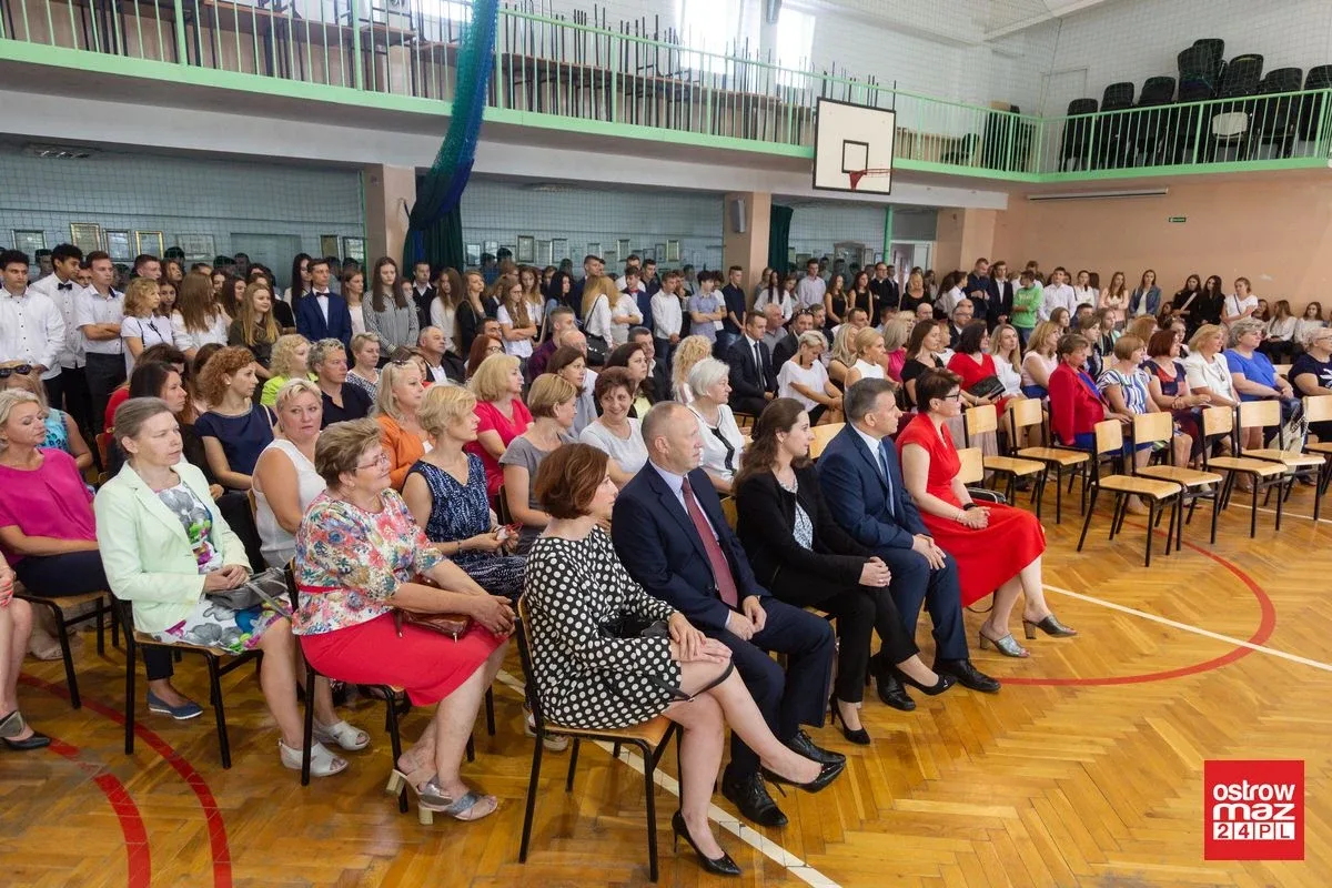 Uczniowie "Rubinka" gotowi do nauki (zdjęcia)