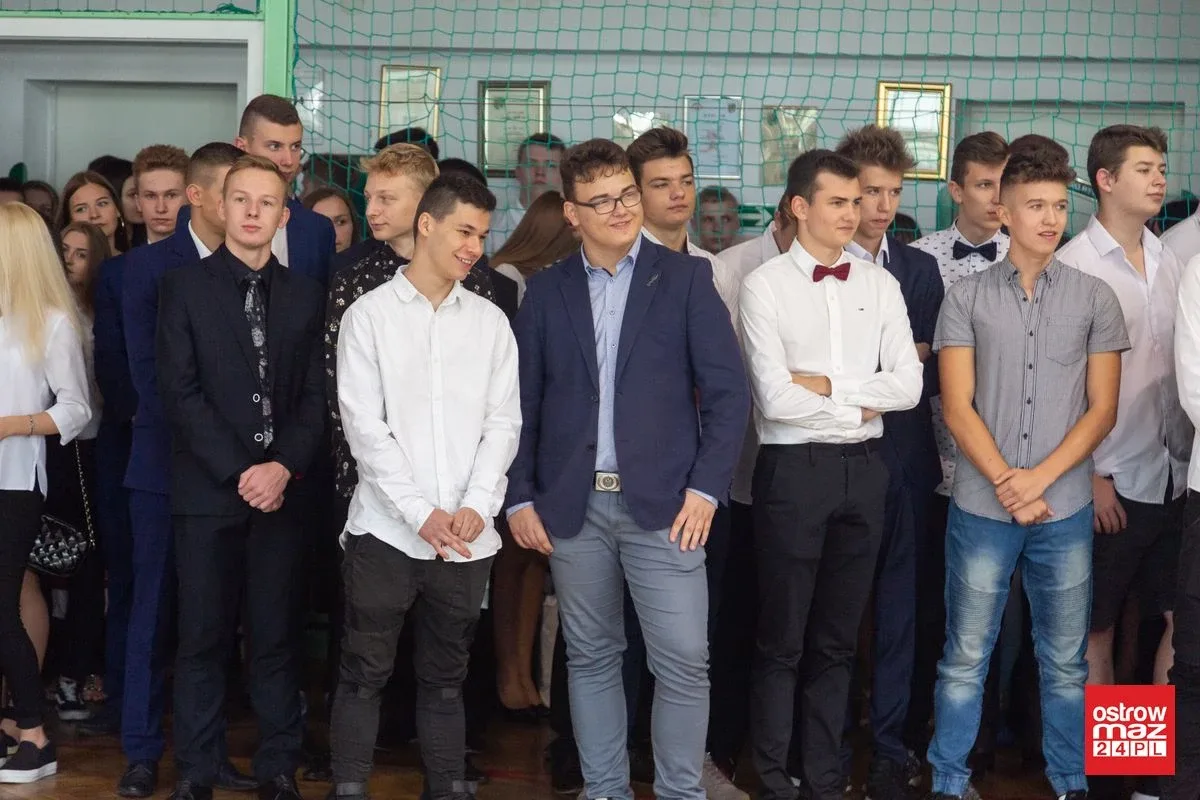Uczniowie "Rubinka" gotowi do nauki (zdjęcia)