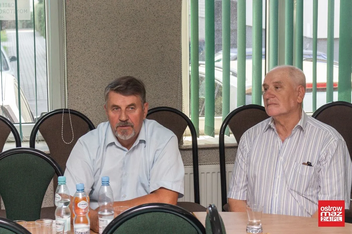 "Przewóz dzieci będzie realizowany przez prywatnych przewoźników". Obradowali gminni radni (zdjęcia, wideo)