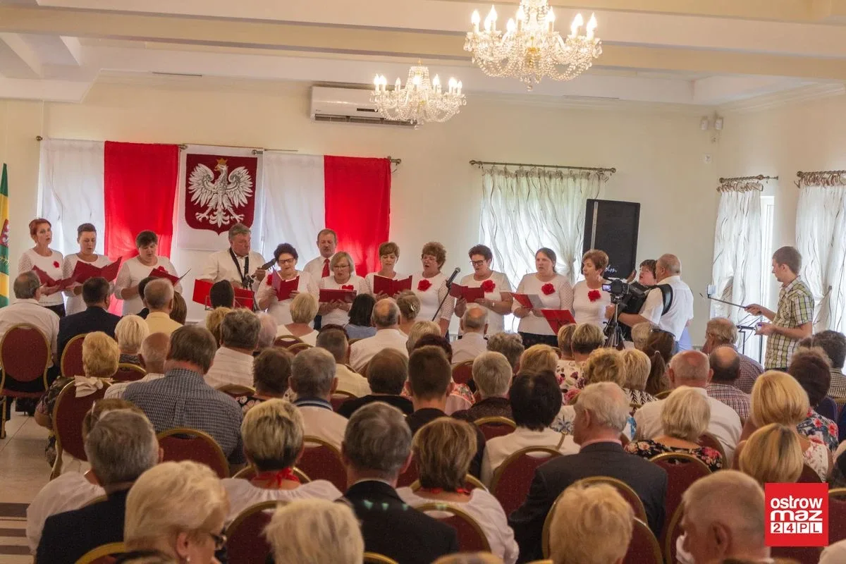 Koncert pieśni patriotycznych w Zarębach Kościelnych (zdjęcia, wideo)