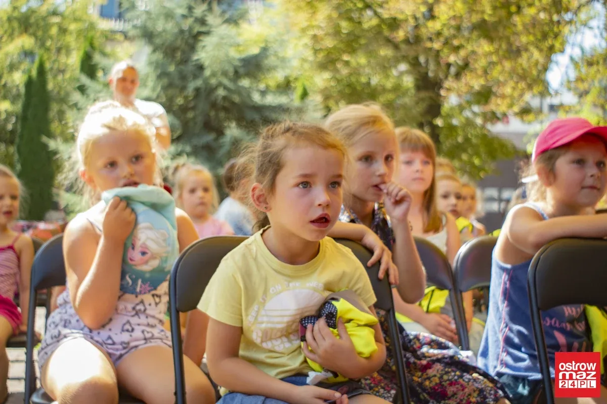 "To największe jest szaleństwo, nie znać słowa bezpieczeństwo". Spektakl dla dzieci (zdjęcia, wideo)