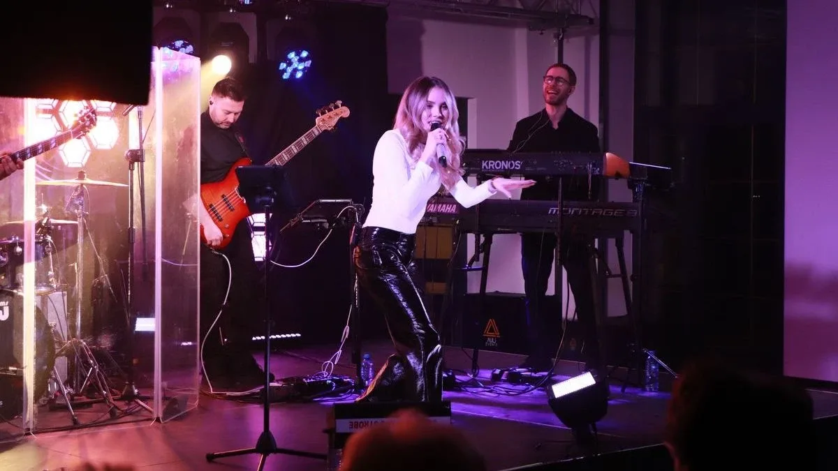 Wyjątkowy koncert w Starej Elektrowni. Tak wyglądało "Mazowsze Paniom" w Ostrowi (zdjęcia, wideo)
