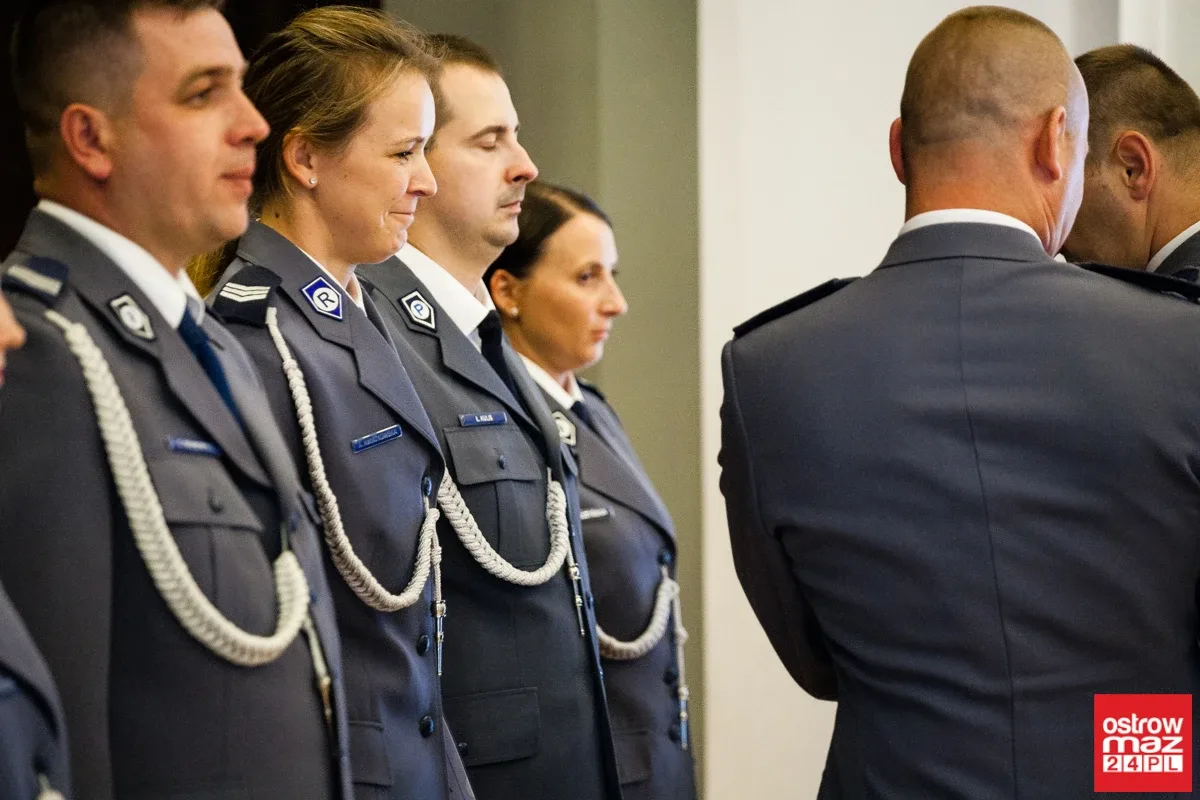 Ostrowscy policjanci świętowali (zdjęcia, wideo, lista odznaczonych)