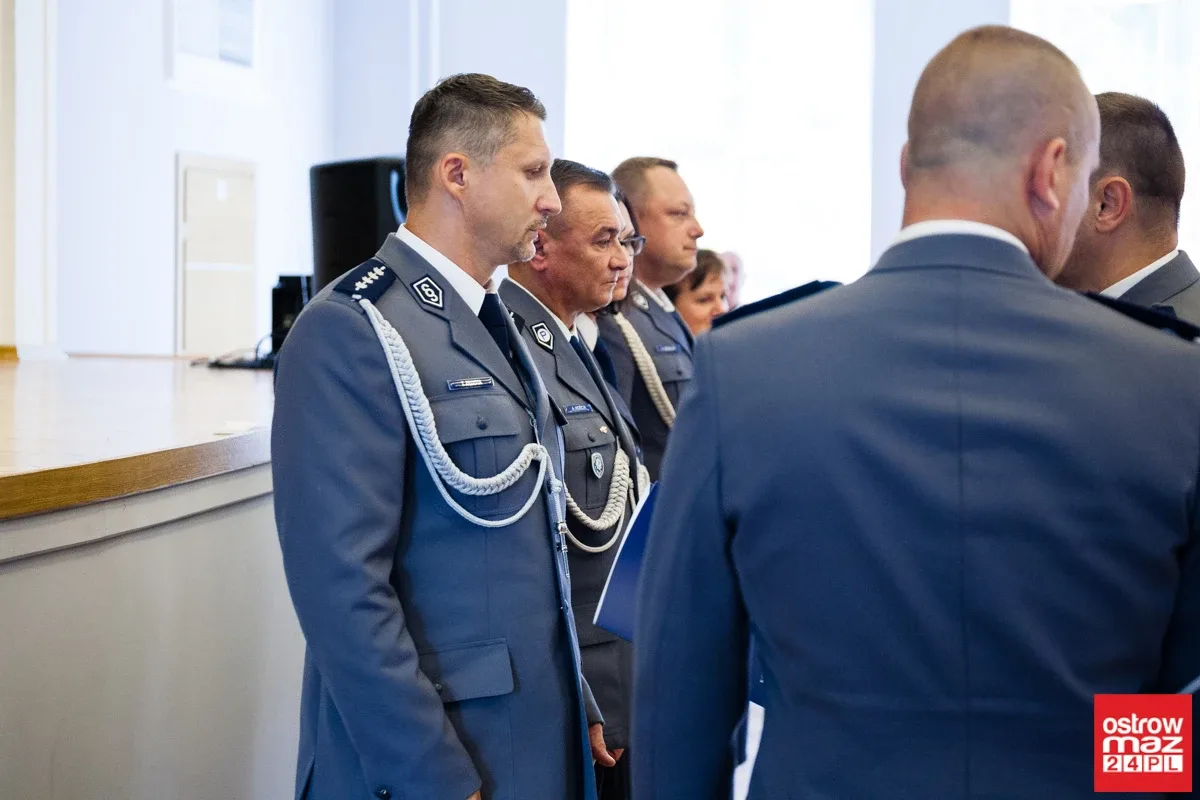 Ostrowscy policjanci świętowali (zdjęcia, wideo, lista odznaczonych)