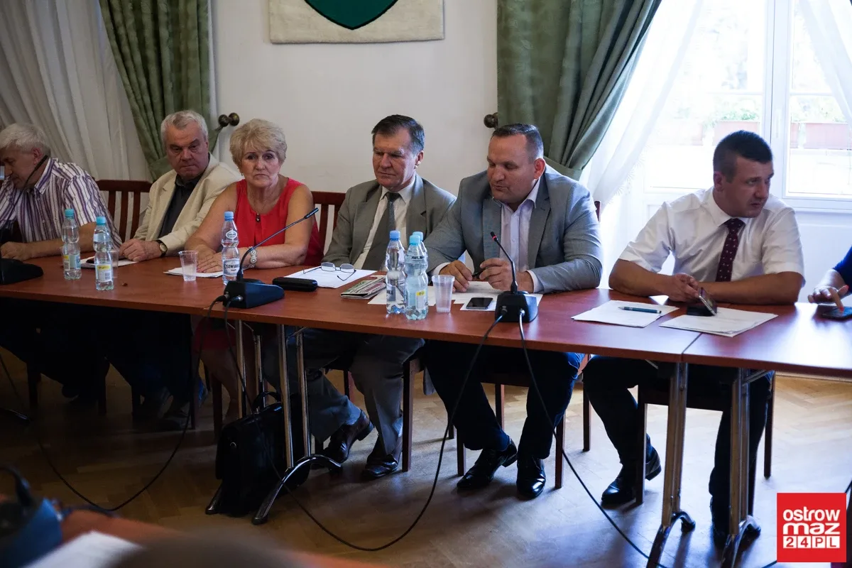 "Wy nas lekceważycie". Budowa ścieżek ponownie odrzucona (zdjęcia, wideo)