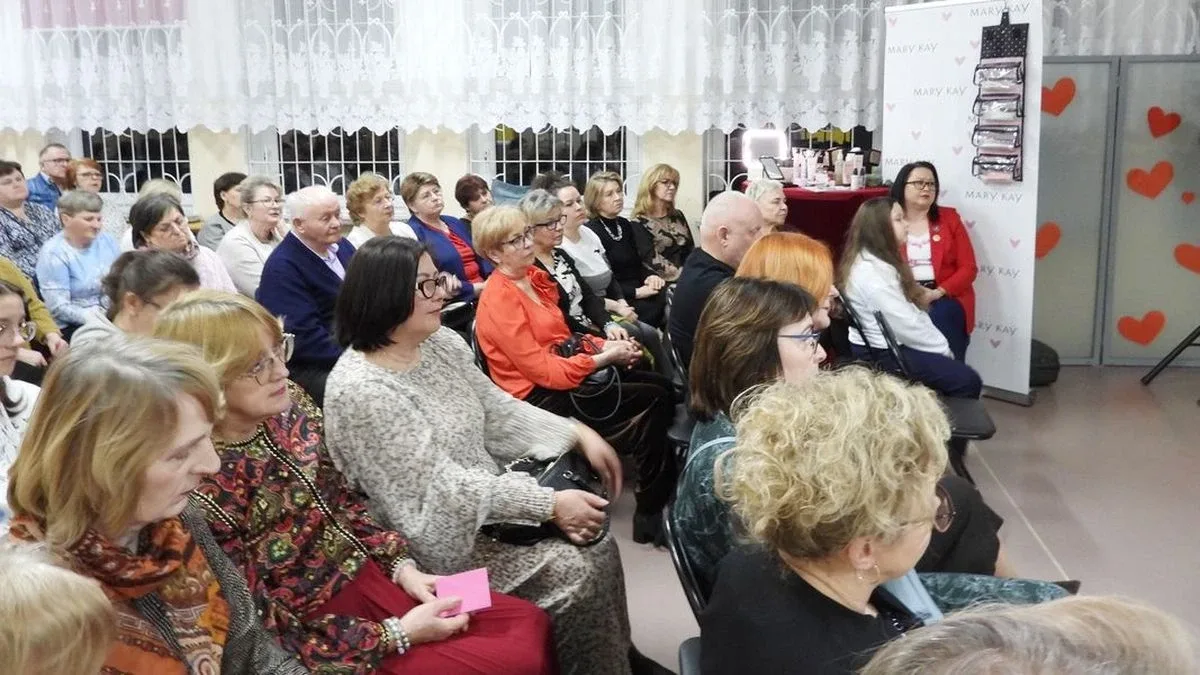 Wspólne świętowanie Dnia Kobiet i Dnia Mężczyzn w miejscowości Tymianki-Bucie (zdjęcia, wideo)
