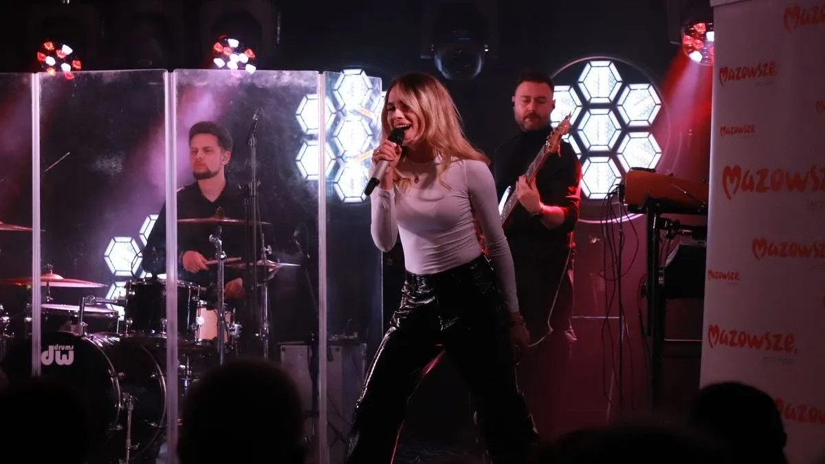 Wyjątkowy koncert w Starej Elektrowni. Tak wyglądało "Mazowsze Paniom" w Ostrowi (zdjęcia, wideo)