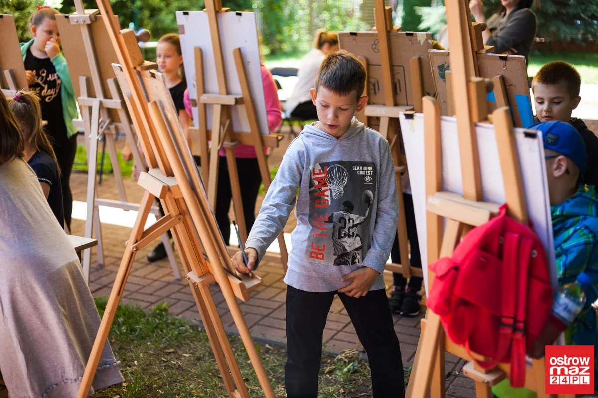 Oswajali martwą naturę. Dzieci przenosiły swoją wizję na obrazy (zdjęcia, wideo)