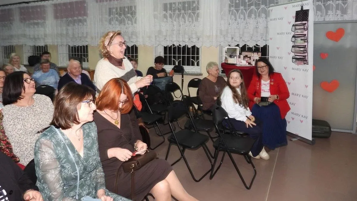 Wspólne świętowanie Dnia Kobiet i Dnia Mężczyzn w miejscowości Tymianki-Bucie (zdjęcia, wideo)