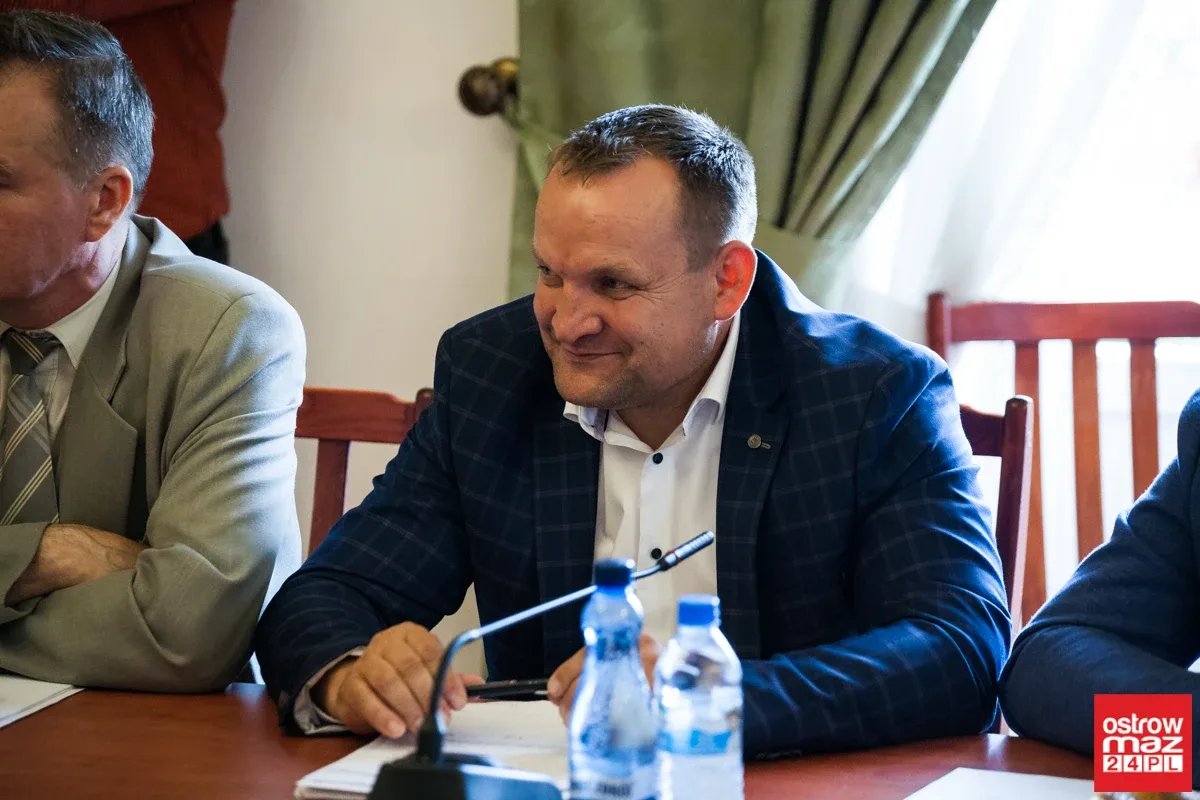 Nadzwyczajna sesja rady miasta bez efektu (zdjęcia, wideo - cała sesja)