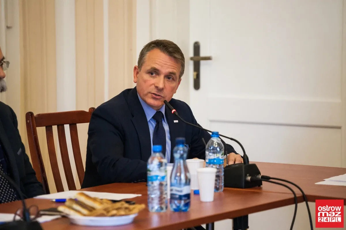 Nadzwyczajna sesja rady miasta bez efektu (zdjęcia, wideo - cała sesja)