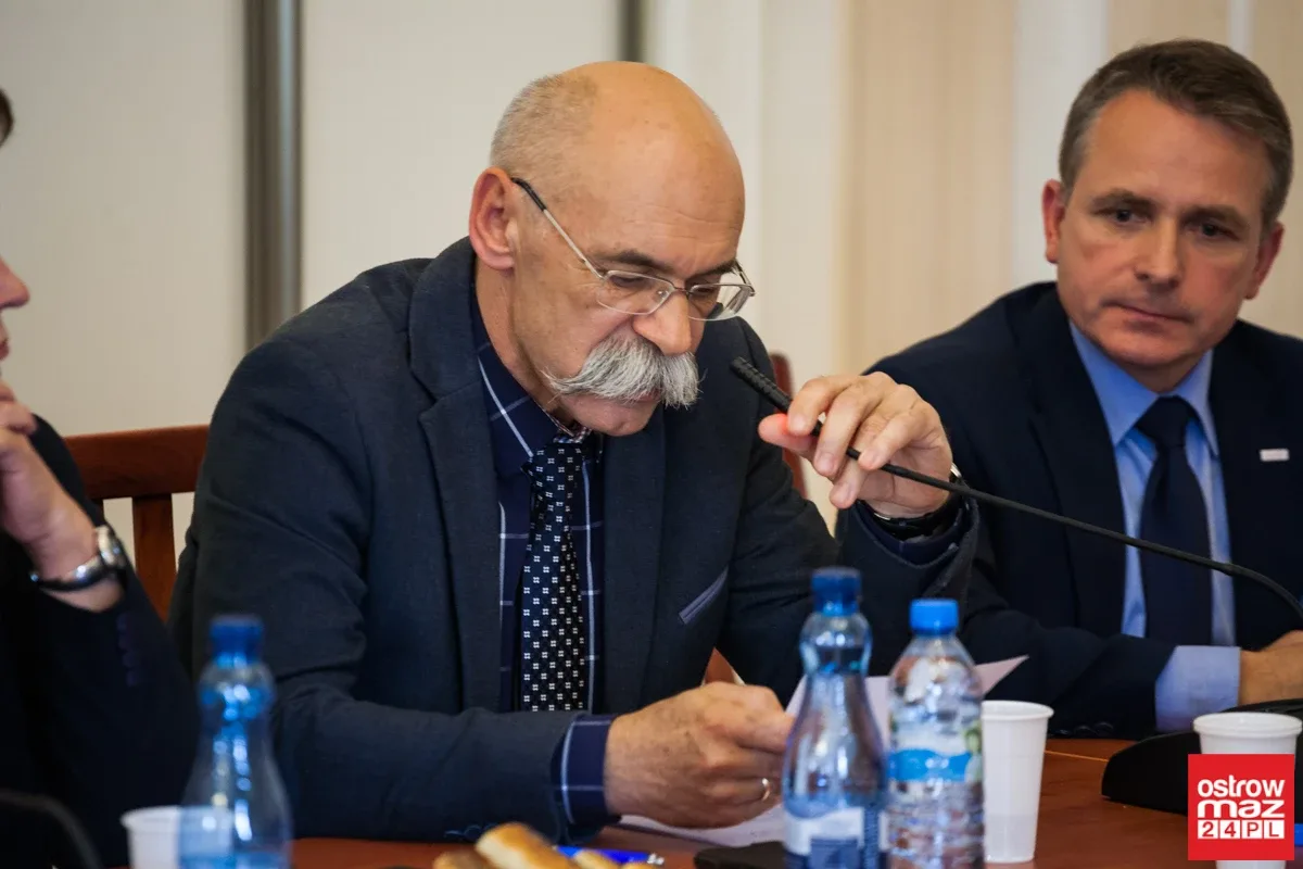 Nadzwyczajna sesja rady miasta bez efektu (zdjęcia, wideo - cała sesja)