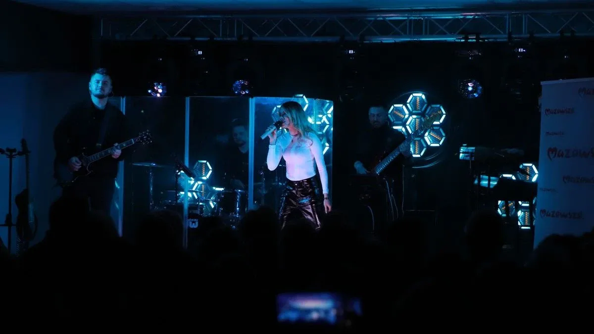 Wyjątkowy koncert w Starej Elektrowni. Tak wyglądało "Mazowsze Paniom" w Ostrowi (zdjęcia, wideo)