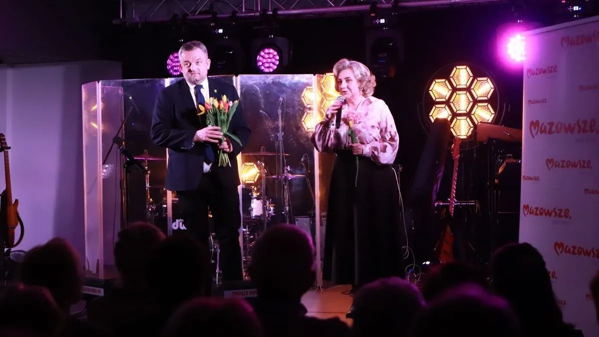 Wyjątkowy koncert w Starej Elektrowni. Tak wyglądało "Mazowsze Paniom" w Ostrowi (zdjęcia, wideo)