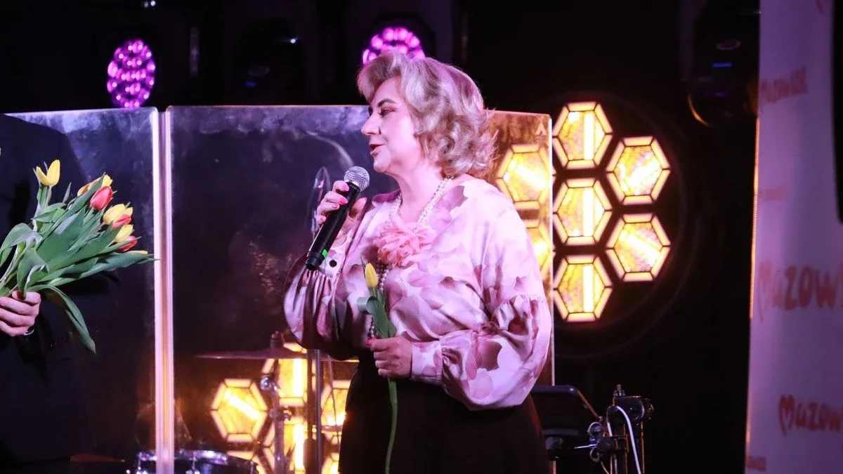 Wyjątkowy koncert w Starej Elektrowni. Tak wyglądało "Mazowsze Paniom" w Ostrowi (zdjęcia, wideo)