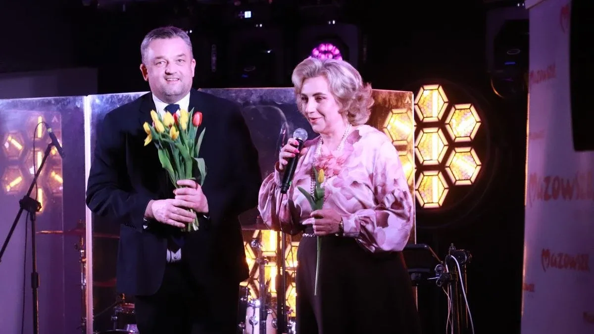 Wyjątkowy koncert w Starej Elektrowni. Tak wyglądało "Mazowsze Paniom" w Ostrowi (zdjęcia, wideo)