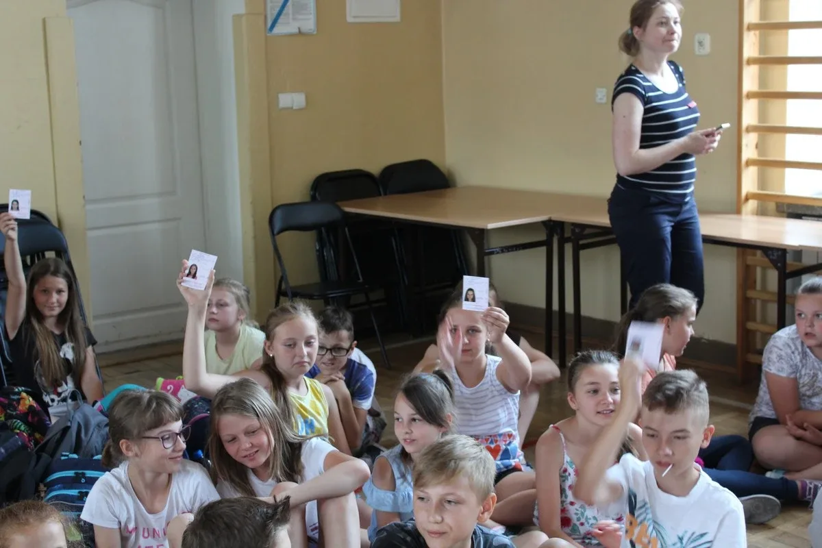 Uczniowie "jedynki" z kartami rowerowymi (zdjęcia)