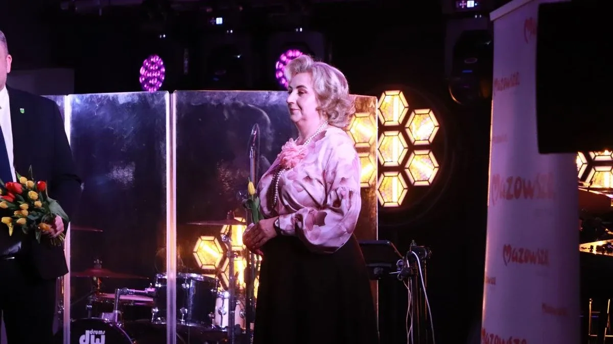 Wyjątkowy koncert w Starej Elektrowni. Tak wyglądało "Mazowsze Paniom" w Ostrowi (zdjęcia, wideo)