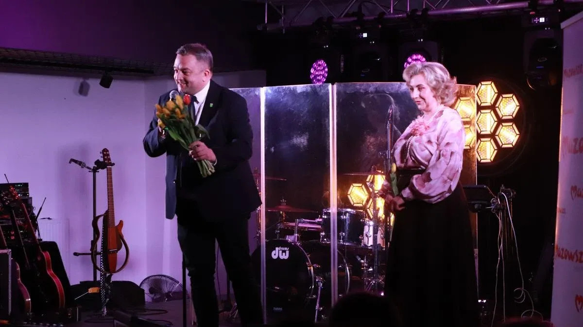 Wyjątkowy koncert w Starej Elektrowni. Tak wyglądało "Mazowsze Paniom" w Ostrowi (zdjęcia, wideo)