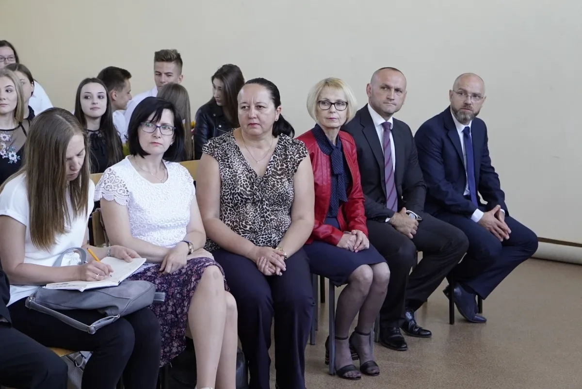 Uczniowie "Ekonomika" rozpoczęli wakacje (zdjęcia)