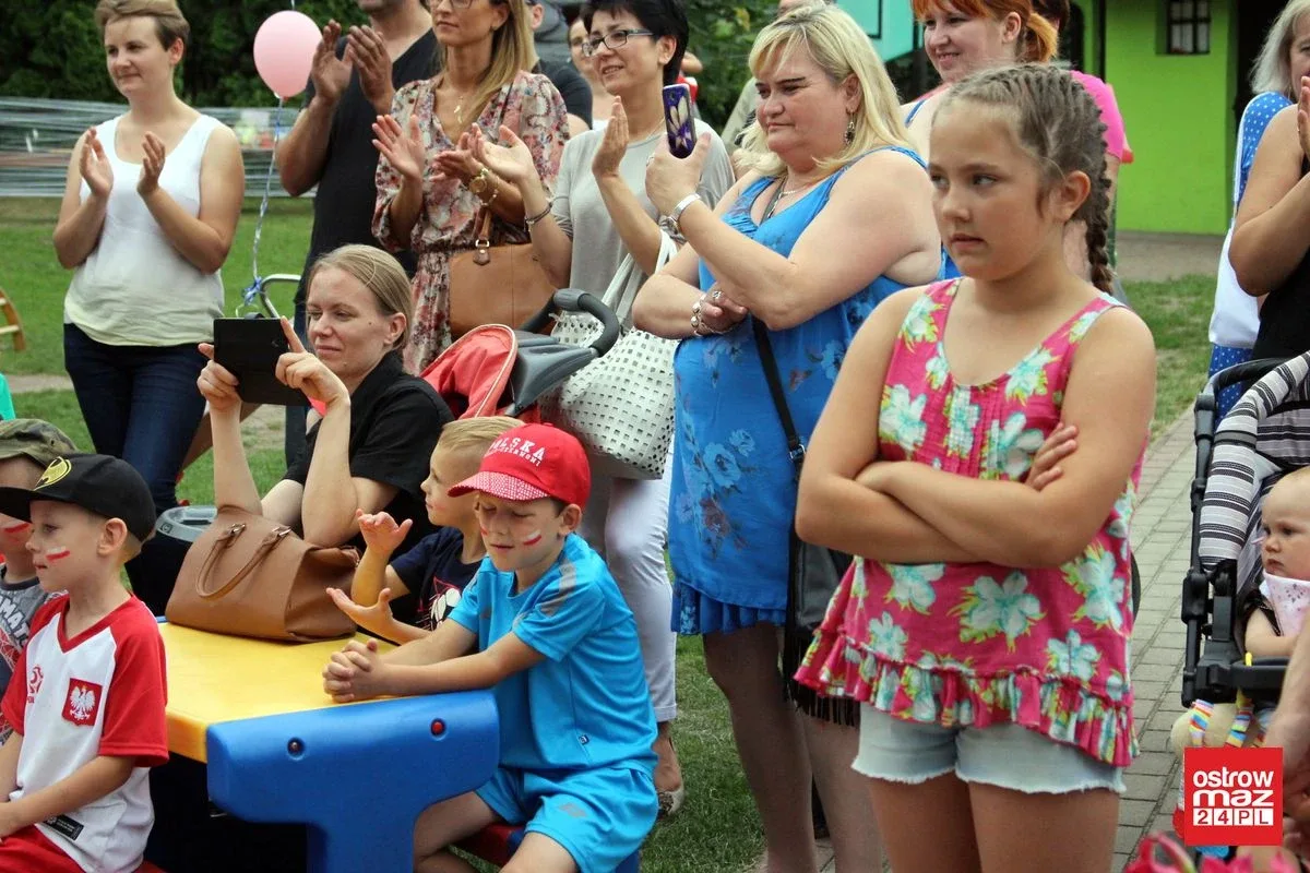 Przedszkolny piknik rodzinny z kapitalnym spektaklem (zdjęcia, wideo)