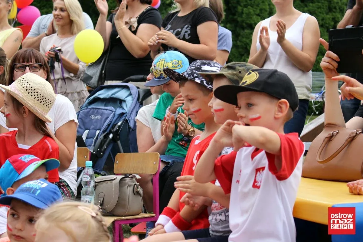 Przedszkolny piknik rodzinny z kapitalnym spektaklem (zdjęcia, wideo)