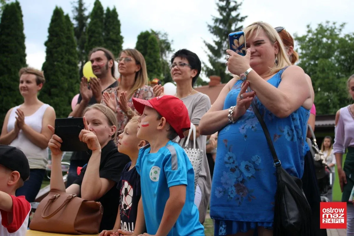 Przedszkolny piknik rodzinny z kapitalnym spektaklem (zdjęcia, wideo)