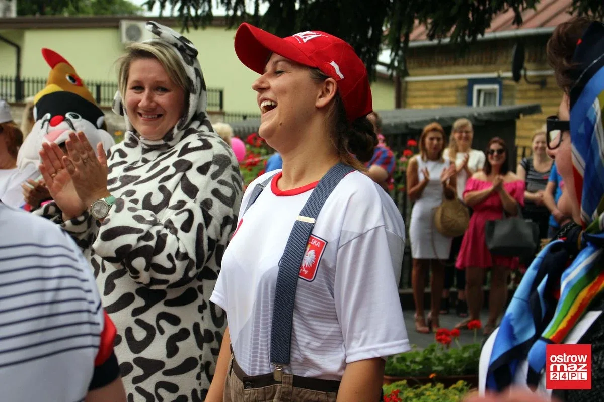 Przedszkolny piknik rodzinny z kapitalnym spektaklem (zdjęcia, wideo)