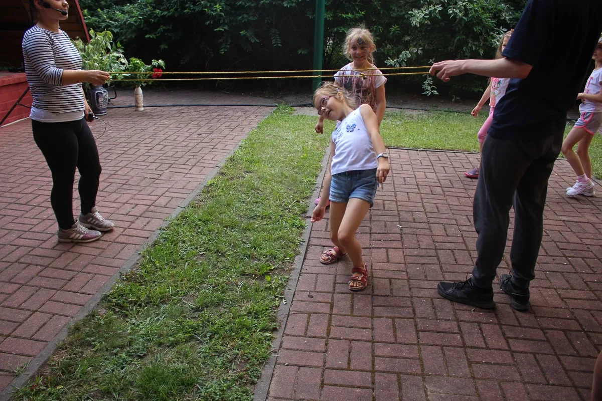 Zabawa z Teatrem Narwal podczas Pikniku z Książką (zdjęcia)