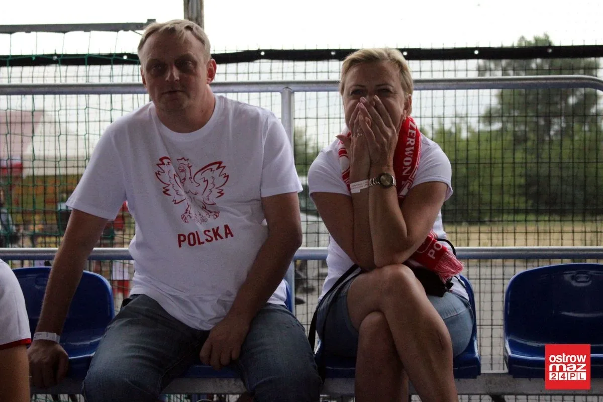 Ostrowianie dopingowali biało-czerwonych (zdjęcia)