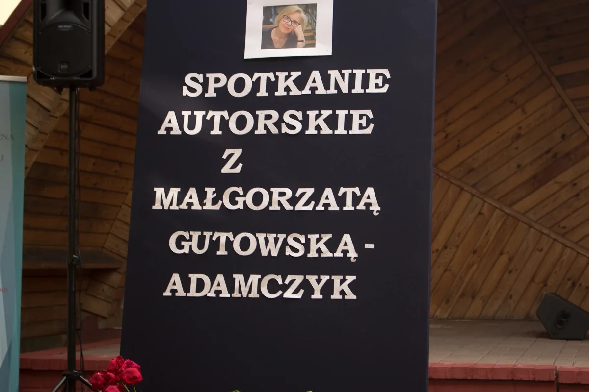 Spotkanie autorskie z Małgorzatą Gutowską (zdjęcia, wideo)