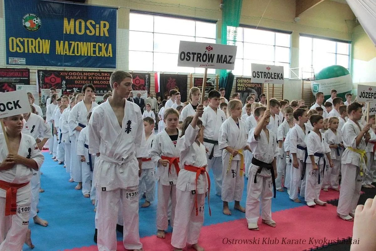 Karatecy rywalizowali w Ostrowi Mazowieckiej. 37 medali dla OKKK (zdjęcia)