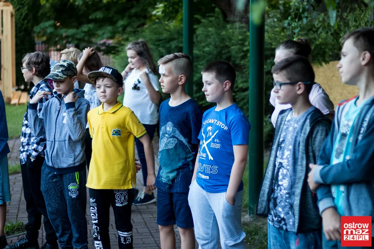 Noc detektywów w ostrowskiej czytelni (zdjęcia, wideo)