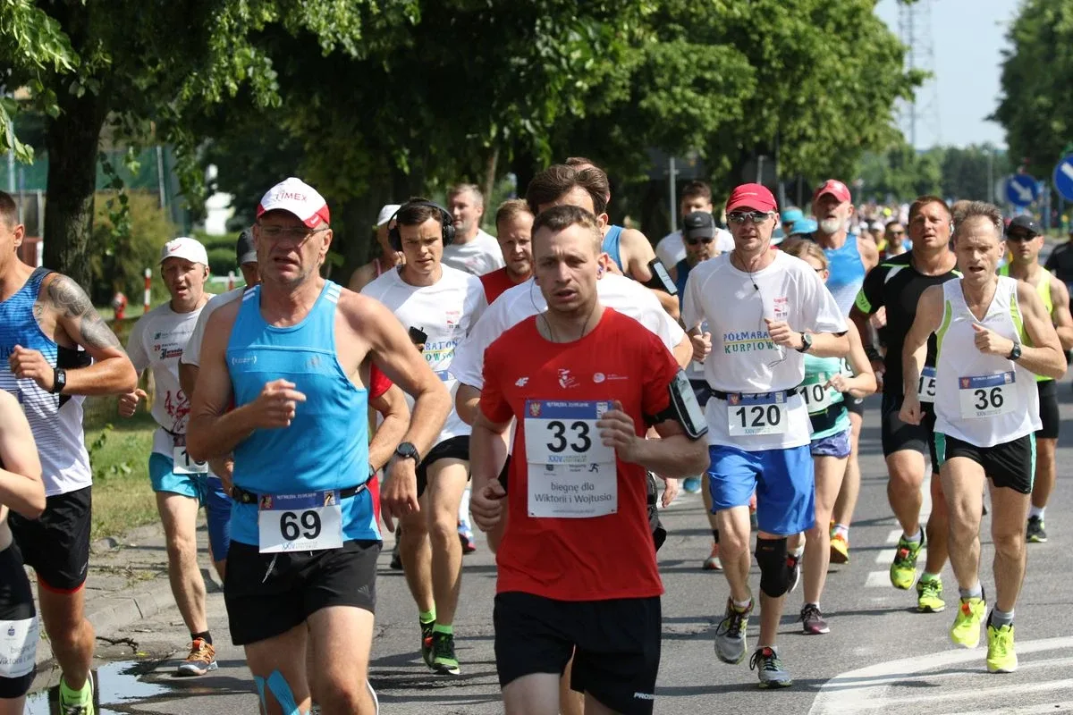 Półmaraton Kurpiowski za nami. Dąbrowski zwycięża, Gawkowski dwudziesty (zdjęcia, wideo)