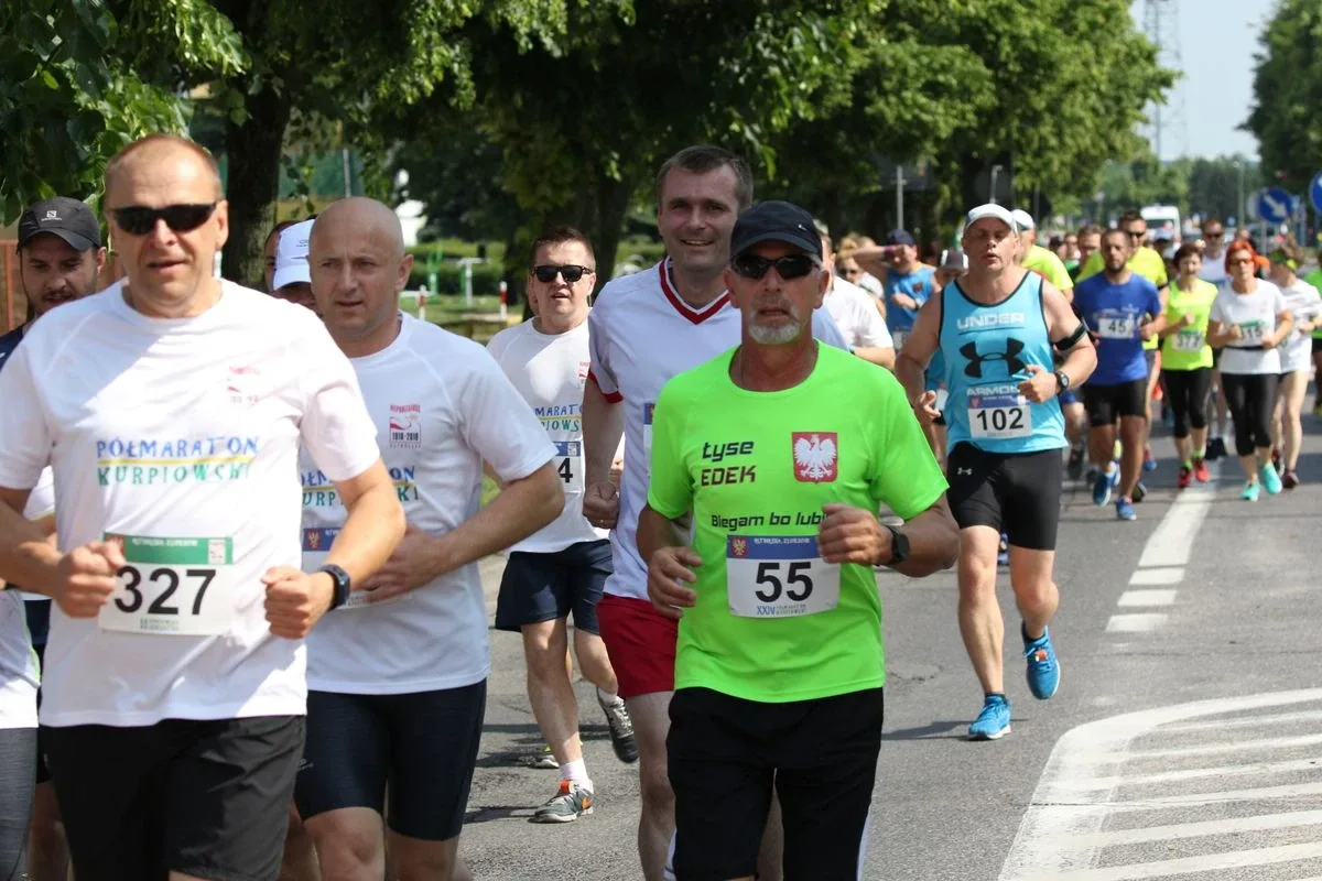 Półmaraton Kurpiowski za nami. Dąbrowski zwycięża, Gawkowski dwudziesty (zdjęcia, wideo)