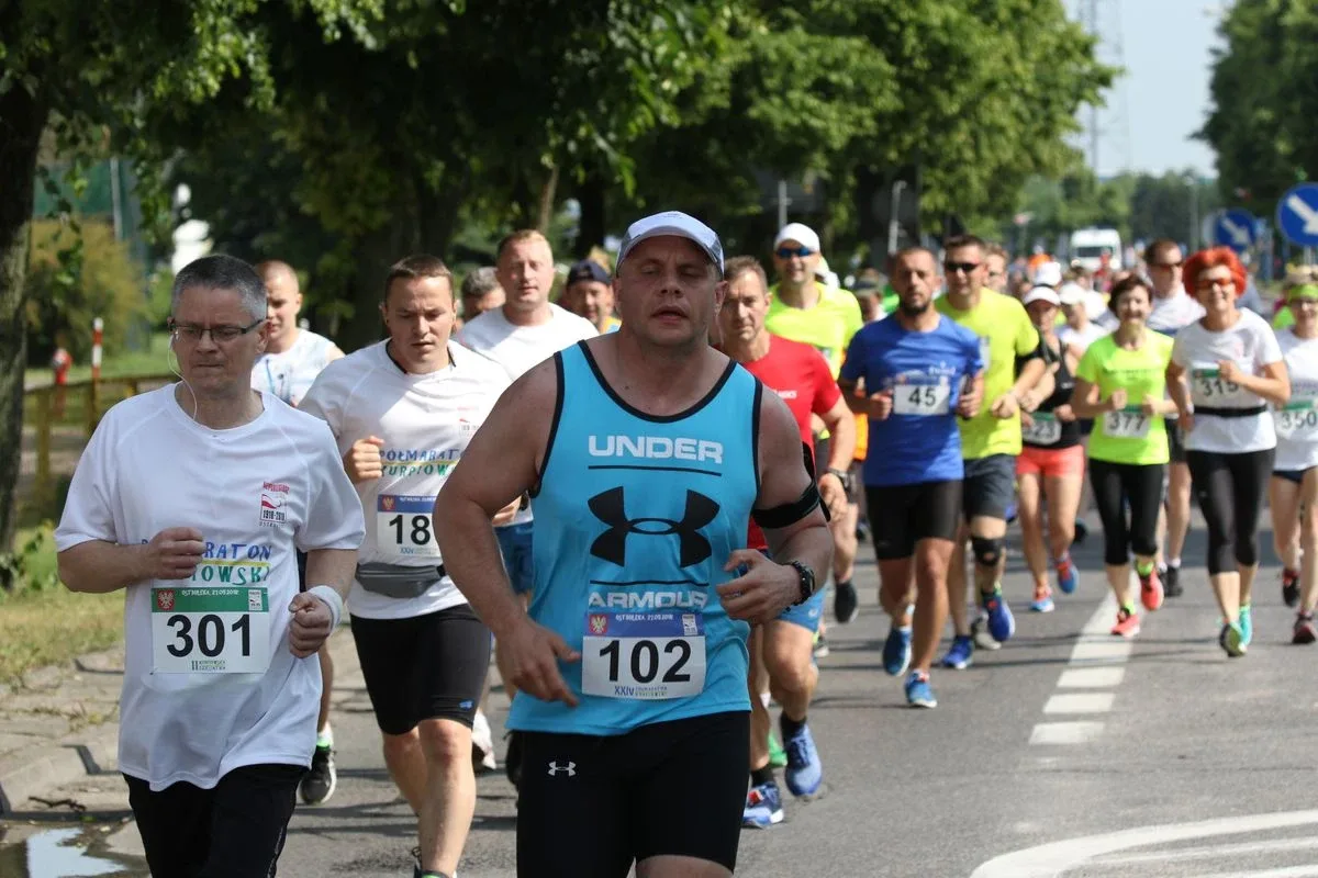 Półmaraton Kurpiowski za nami. Dąbrowski zwycięża, Gawkowski dwudziesty (zdjęcia, wideo)