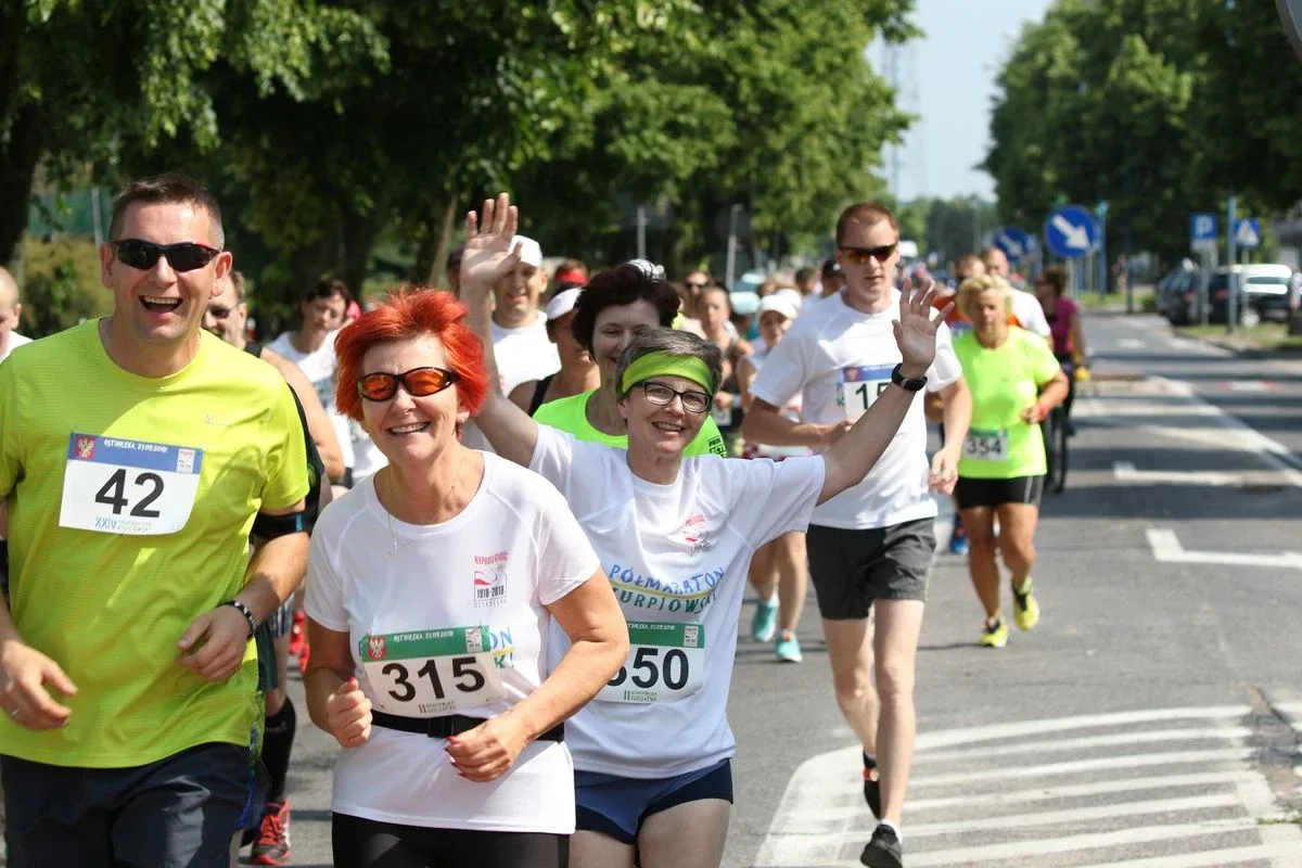 Półmaraton Kurpiowski za nami. Dąbrowski zwycięża, Gawkowski dwudziesty (zdjęcia, wideo)