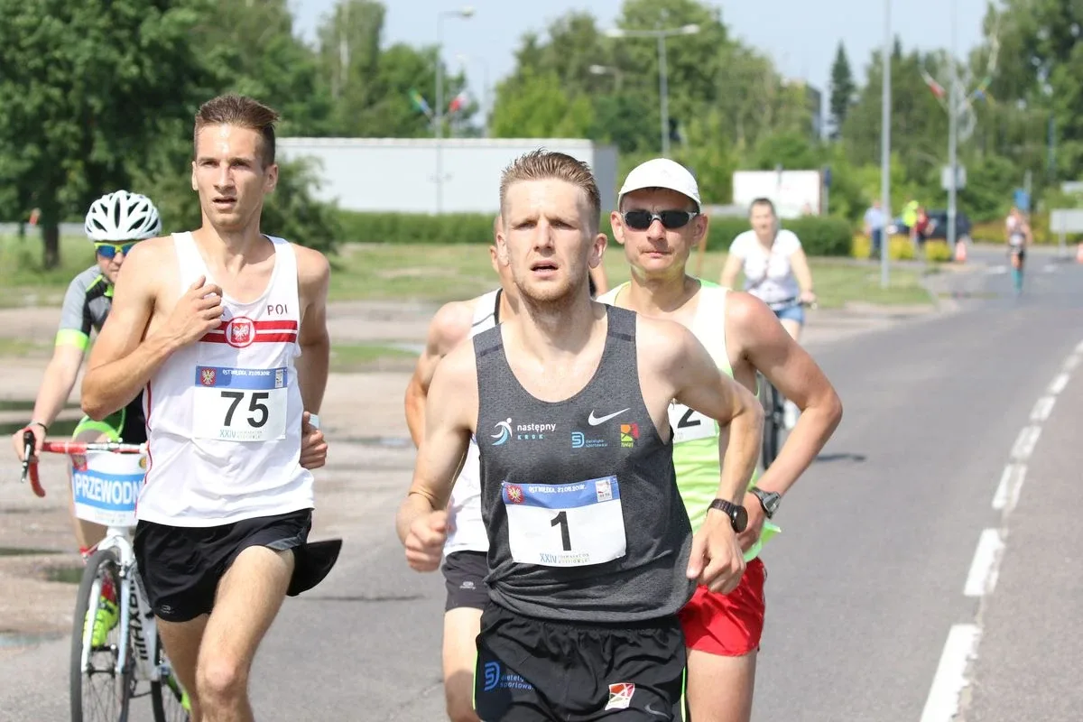 Półmaraton Kurpiowski za nami. Dąbrowski zwycięża, Gawkowski dwudziesty (zdjęcia, wideo)