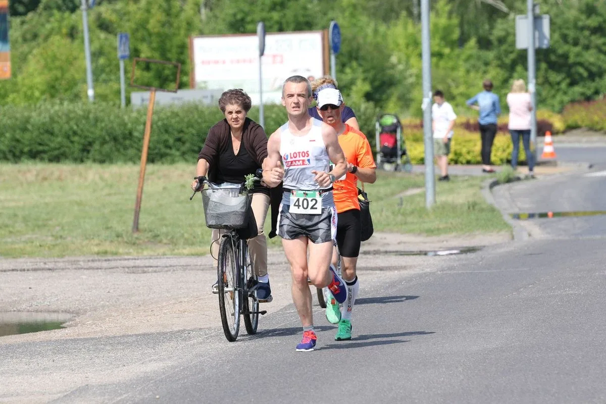 Półmaraton Kurpiowski za nami. Dąbrowski zwycięża, Gawkowski dwudziesty (zdjęcia, wideo)