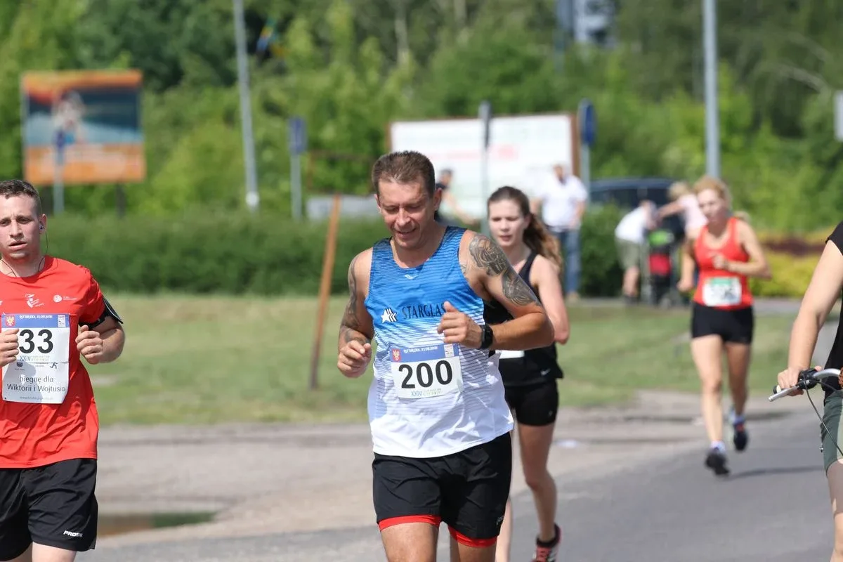 Półmaraton Kurpiowski za nami. Dąbrowski zwycięża, Gawkowski dwudziesty (zdjęcia, wideo)