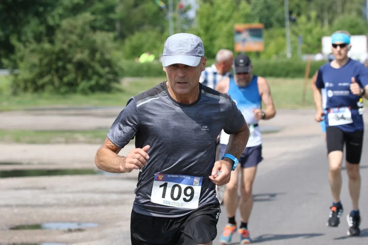Półmaraton Kurpiowski za nami. Dąbrowski zwycięża, Gawkowski dwudziesty (zdjęcia, wideo)