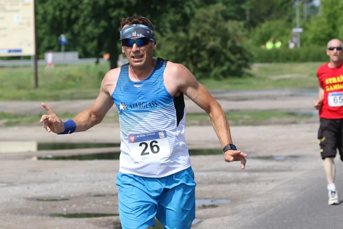 Półmaraton Kurpiowski za nami. Dąbrowski zwycięża, Gawkowski dwudziesty (zdjęcia, wideo)